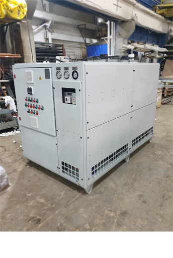 Разработка, производство и поставка низкотемпературного чиллера серии МГЧ. Температура жидкости на выходе из чиллера -35 градусов.